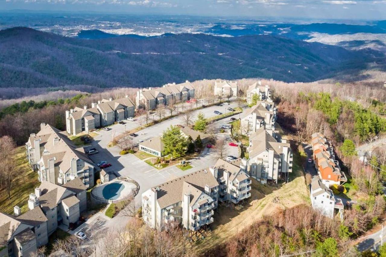 Sky High Views!!-Peak Mountaintop-Outdoor Pool-Close To Downtown-Private Balcony-Wifi-Cable Gatlinburg Eksteriør bilde