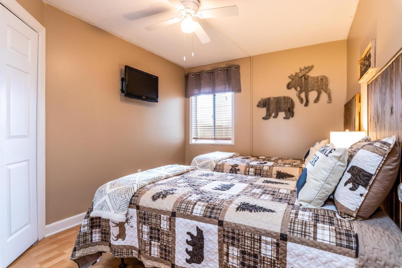 Sky High Views!!-Peak Mountaintop-Outdoor Pool-Close To Downtown-Private Balcony-Wifi-Cable Gatlinburg Eksteriør bilde