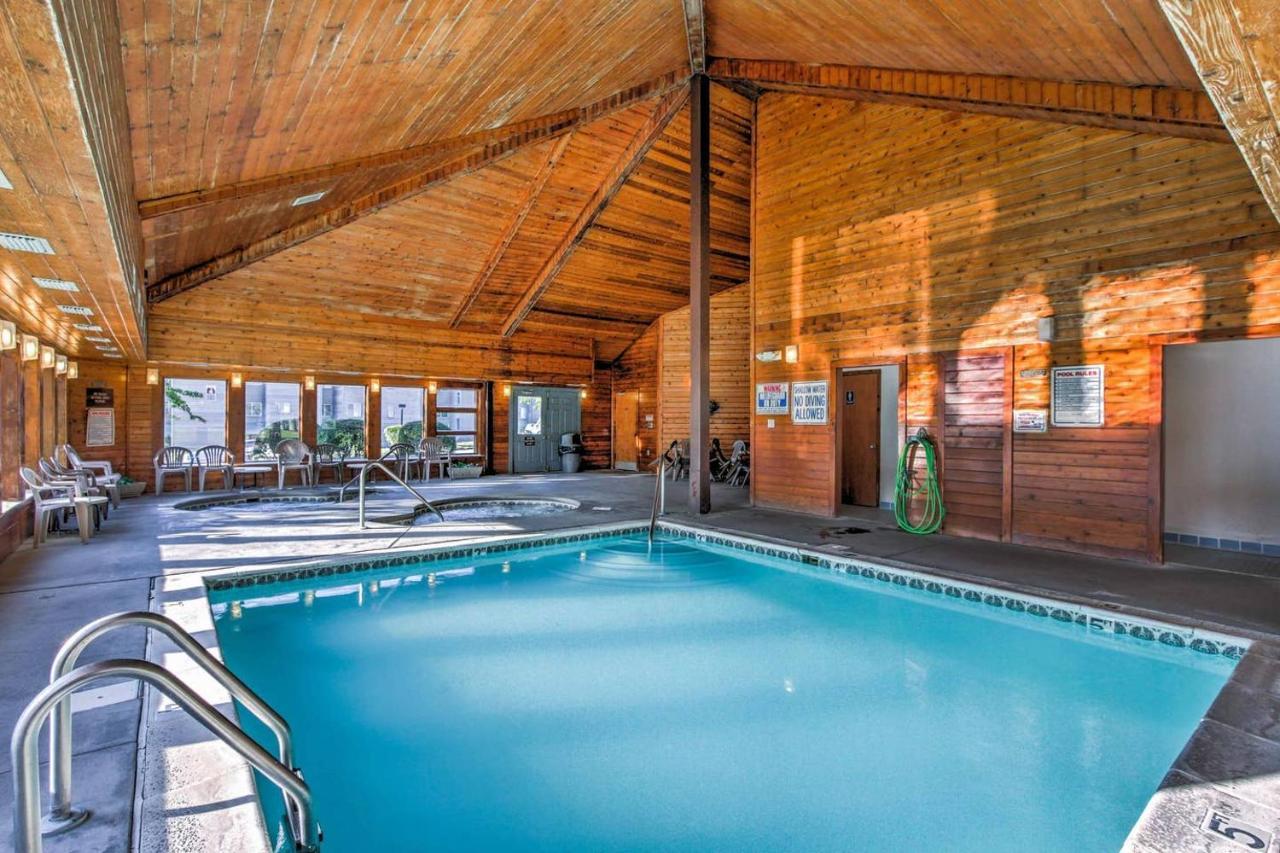 Sky High Views!!-Peak Mountaintop-Outdoor Pool-Close To Downtown-Private Balcony-Wifi-Cable Gatlinburg Eksteriør bilde