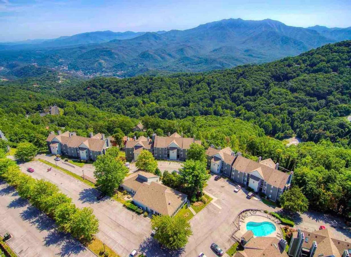Sky High Views!!-Peak Mountaintop-Outdoor Pool-Close To Downtown-Private Balcony-Wifi-Cable Gatlinburg Eksteriør bilde