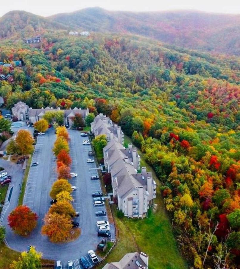 Sky High Views!!-Peak Mountaintop-Outdoor Pool-Close To Downtown-Private Balcony-Wifi-Cable Gatlinburg Eksteriør bilde
