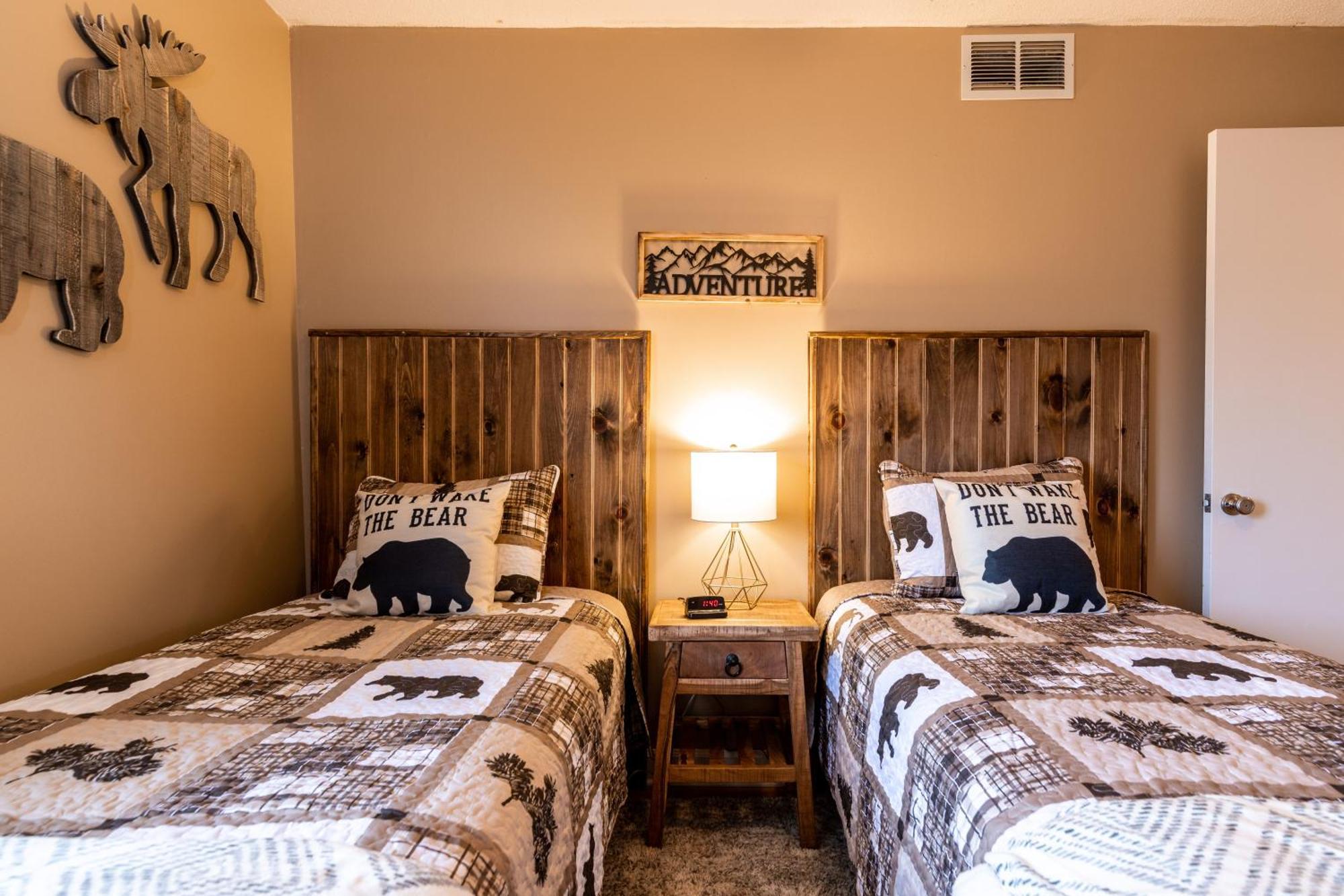 Sky High Views!!-Peak Mountaintop-Outdoor Pool-Close To Downtown-Private Balcony-Wifi-Cable Gatlinburg Eksteriør bilde