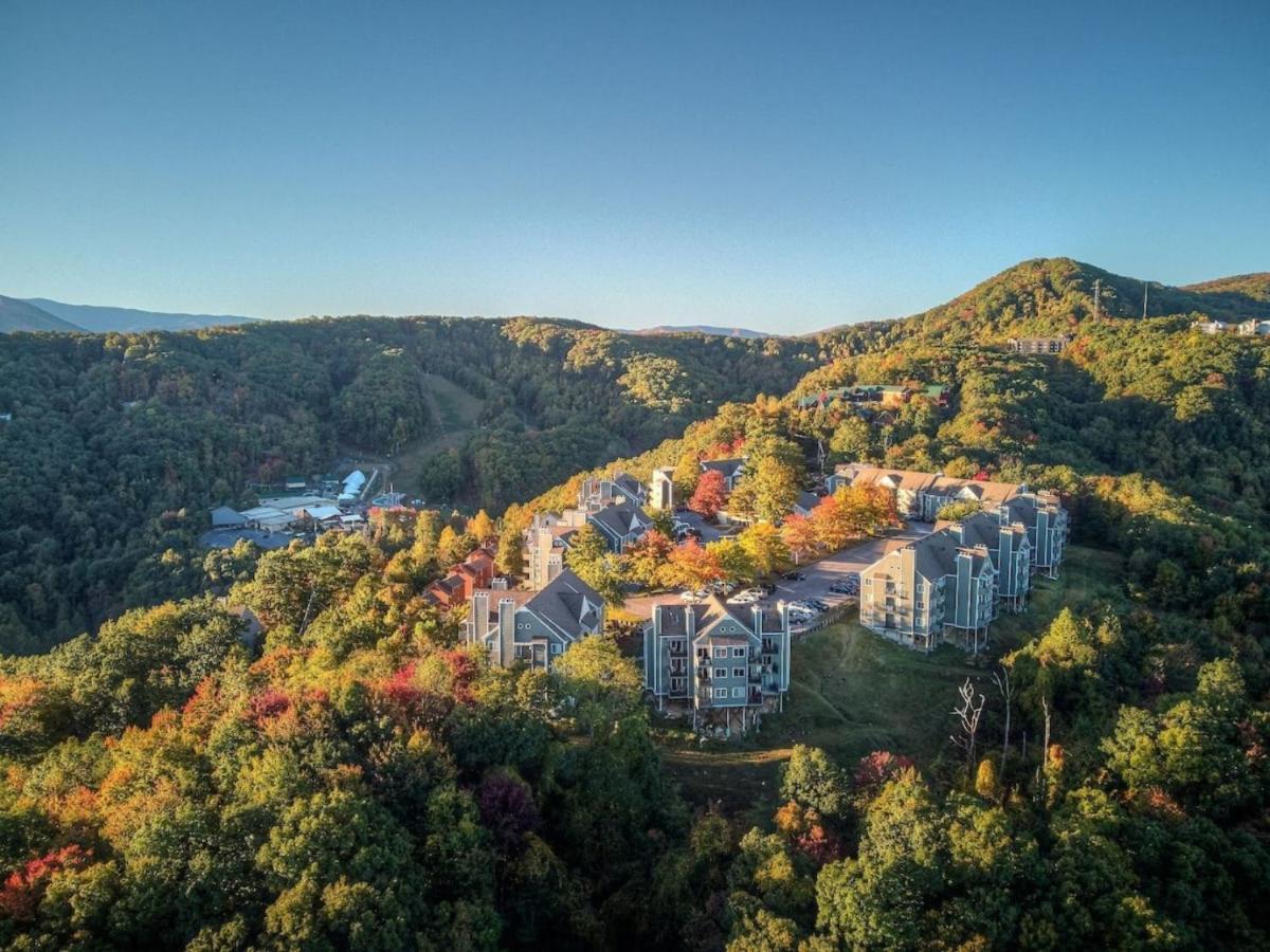 Sky High Views!!-Peak Mountaintop-Outdoor Pool-Close To Downtown-Private Balcony-Wifi-Cable Gatlinburg Eksteriør bilde