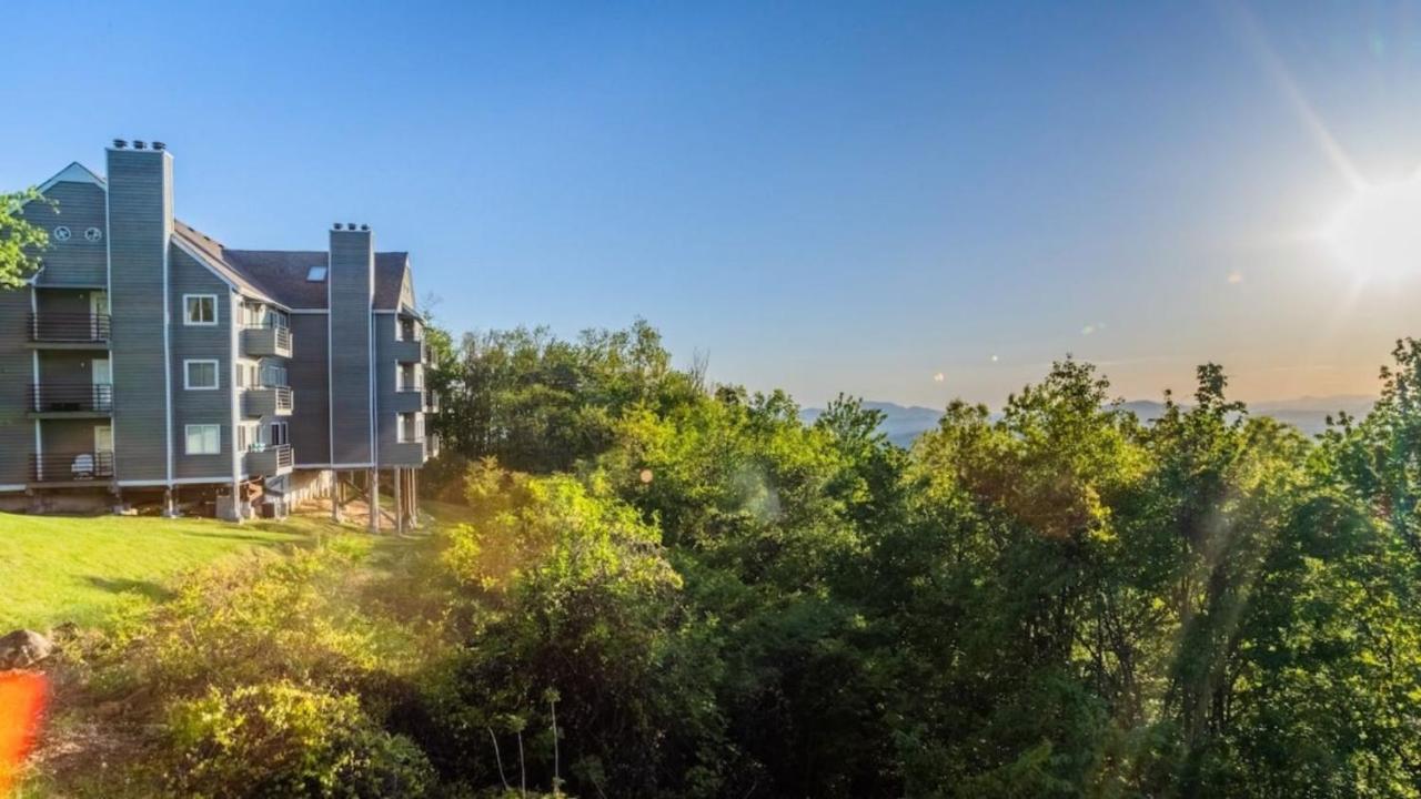 Sky High Views!!-Peak Mountaintop-Outdoor Pool-Close To Downtown-Private Balcony-Wifi-Cable Gatlinburg Eksteriør bilde